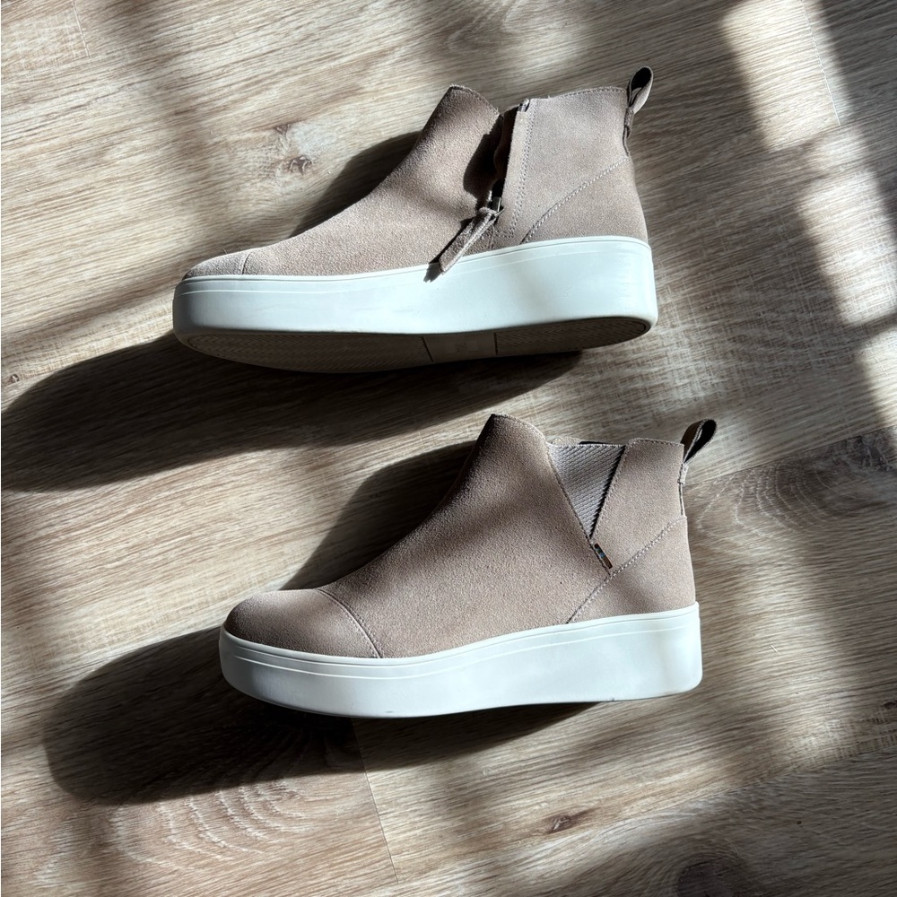 Toms Light Brown Ankle Booties